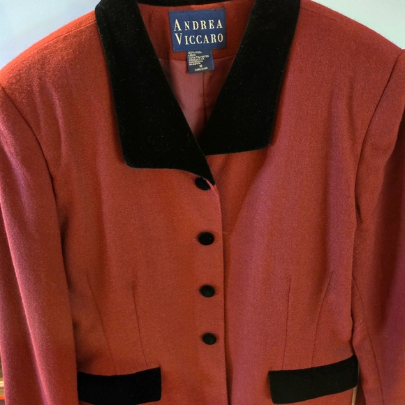 Andrea Viccaro Burgundy & Black Woman's Business Suit, Size 12/14 - Picture 5 of 12